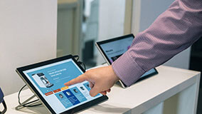 01-interactive-signage-showroom-09.jpg