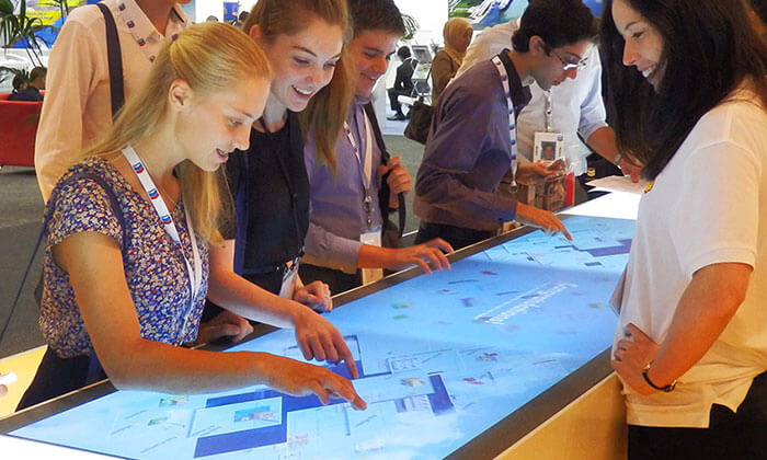 Touchscreen applications: Smart City Tourism