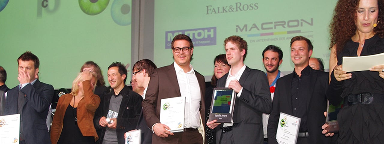 https://www.eyefactive.com/img/press-releases/pr_2011_10_viscom-award/stage/pressemitteilung-best-practice-award-viscom-2011-eyefactive-branding.jpg