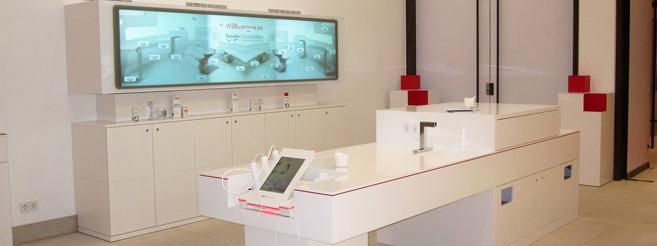 https://www.eyefactive.com/img/press-releases/pr_2012_02_eucerin/stage/pressemitteilung-eucerin-haut-institut-multitouch-eyefactive-branding.jpg