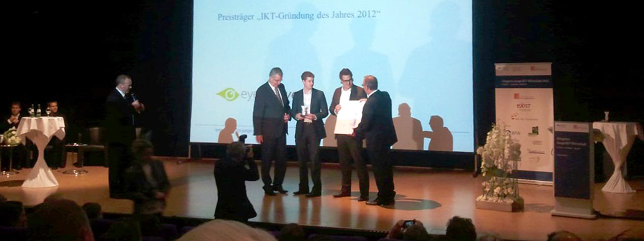 https://www.eyefactive.com/img/press-releases/pr_2012_06_ikt_award/stage/eyefactive-ikt-gruendung-des-jahres-bmwi.jpg