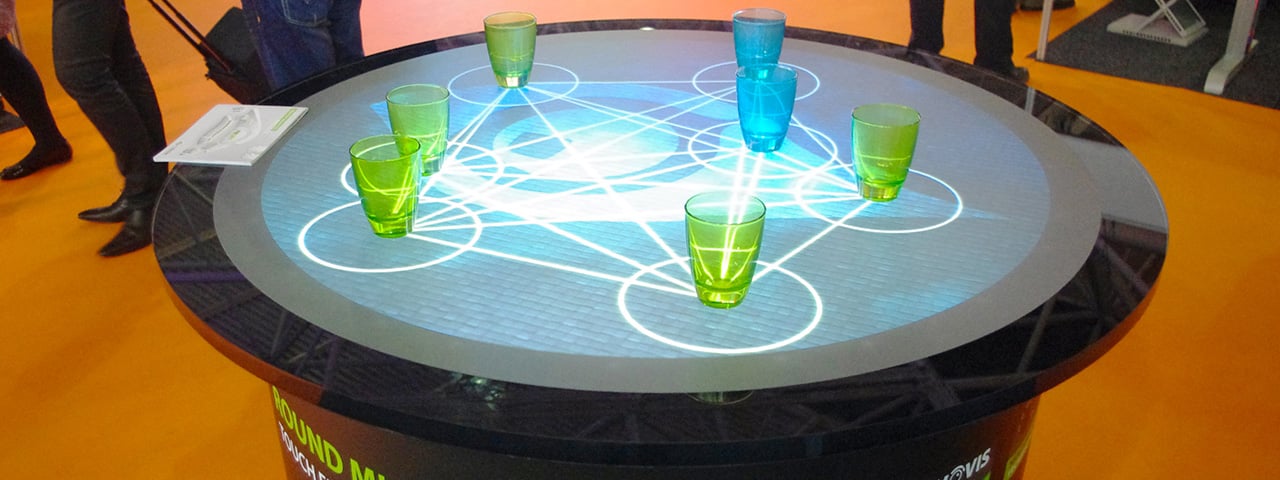 https://www.eyefactive.com/img/press-releases/pr_2015_02_ise/stage/interactive_Signage_XXL_by_eyefactive.jpg