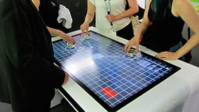 large-scale-touchscreens-and-software-for-interactive-digital-signage-02.jpg