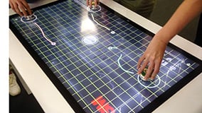 large-scale-touchscreens-and-software-for-interactive-digital-signage-03.jpg