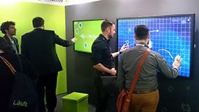 large-scale-touchscreens-and-software-for-interactive-digital-signage-05.jpg