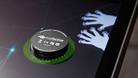 infrared-ir-touchscreen-object-recognition-by-eyefactive-03.jpg