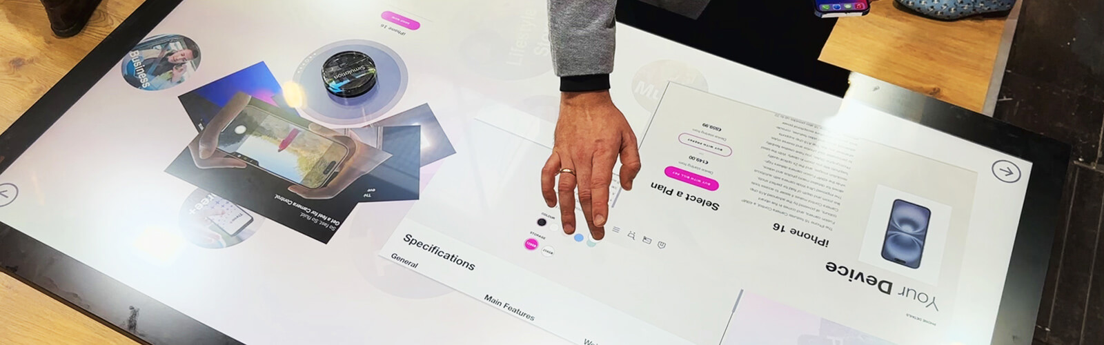 https://www.eyefactive.com/img/press-releases/pr_2025_04_mars_product_release/stage/mars-high-brightness-touch-display.jpg