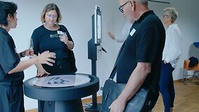 explorer-area-round-touch-display-visitors-demo.jpg
