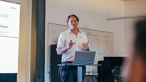 smart-staffless-store-concepts-talk-shop-iq.jpg