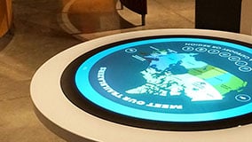 round-touch-screen-table-apollo-live-01.jpg
