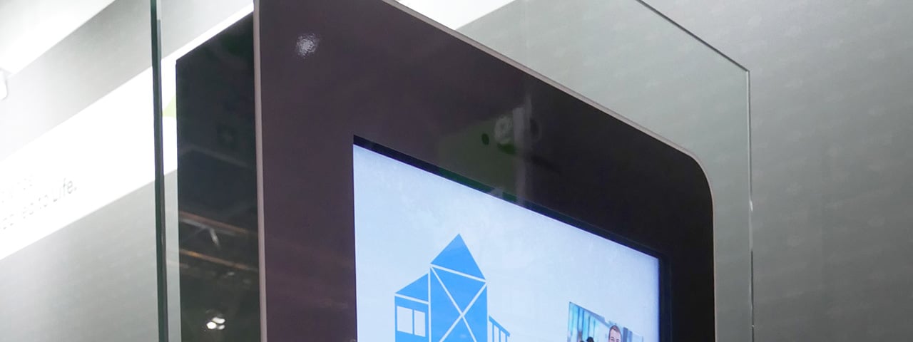 Interaktive Shopping Window MultiTouch Screen 01