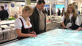 interactive-multi-touch-screen-table-ziemann-15.jpg