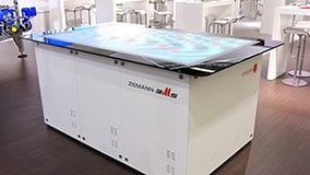 interactive-multi-touch-screen-table-ziemann-21.jpg