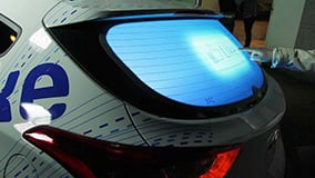 multi-touch-heckscheibe-pkw-hyundai-i30-eyefactive-09.jpg