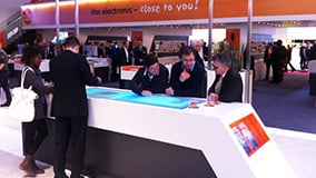 multitouch-tisch-ifm-hannover-messe-eyefactive-01.jpg