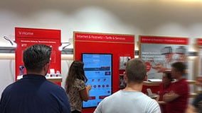 interactive-touchscreen-retail-pos-vodafone-vertical-02.jpg